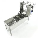 W2092_Wstol-do-odsklepiania-z-odsklepiarka-ze-slizgami-230v-z-wytwornica-pary-minima-line.jpg_product_product_product_product Stůl odvíčkovací s řetězovým podavačem 230V, s uzavřeným oběhem – MINIMA Thumb