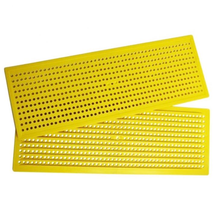 Pylochytová mřížka široká 408x148 mm, průměr otvoru 5,1 mm