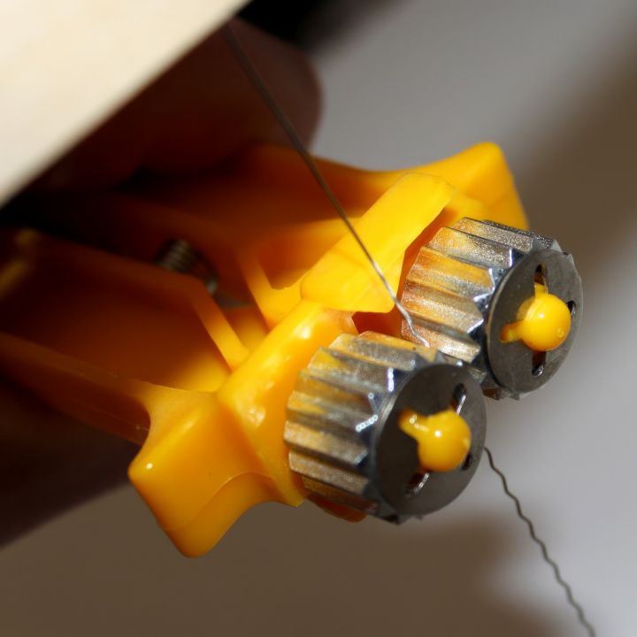 Napínák drátku (zvlňovač) - plast