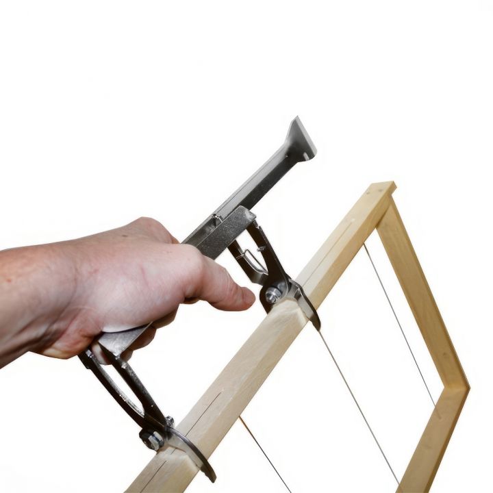 Zvedací kleště s rozpěrákem