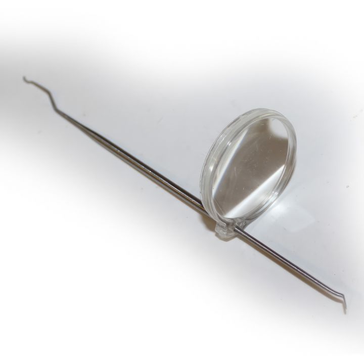 Nerezová lžička s lupou