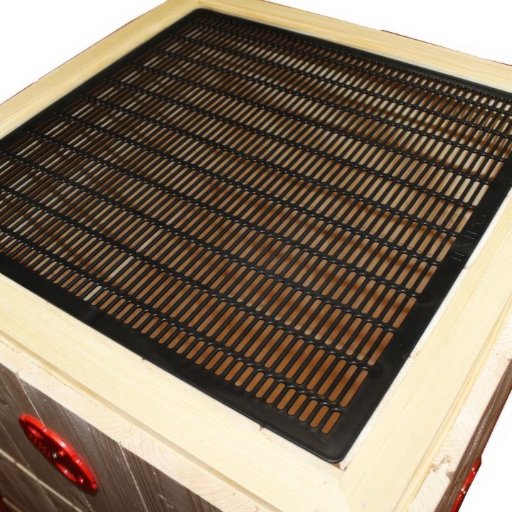 Mateří mřížka - černý litý plast CZ