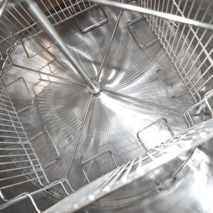 Medomet Swiss Biene 6.r. ruční P64