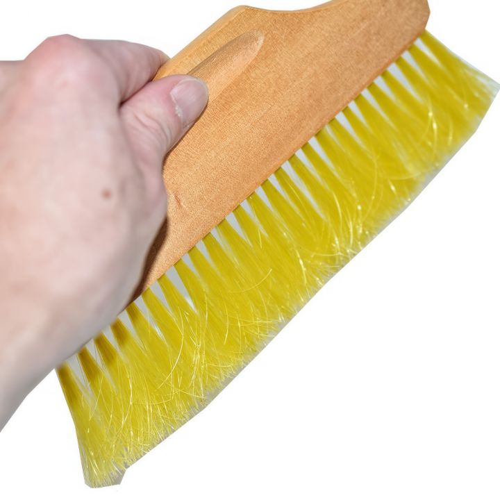 Smetáček k ometení včel - Bee Brush - DE