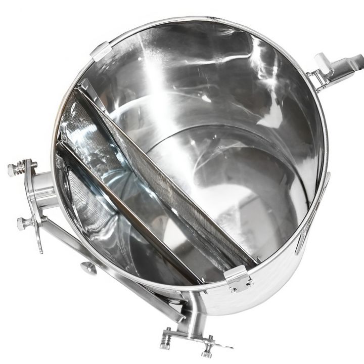 mellarius-nadoba-2-sita-03.jpg_1 Stáčecí a čeřící nádoba Mellarius MaxiLine 50 kg s 2 síty