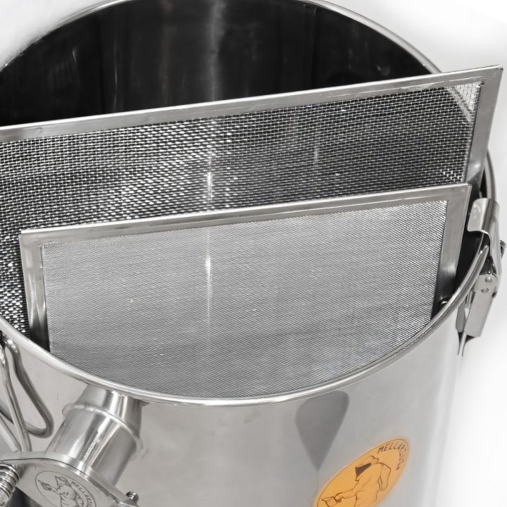 mellarius-nadoba-2-sita-07.jpg_1 Stáčecí a čeřící nádoba Mellarius MaxiLine 50 kg s 2 síty