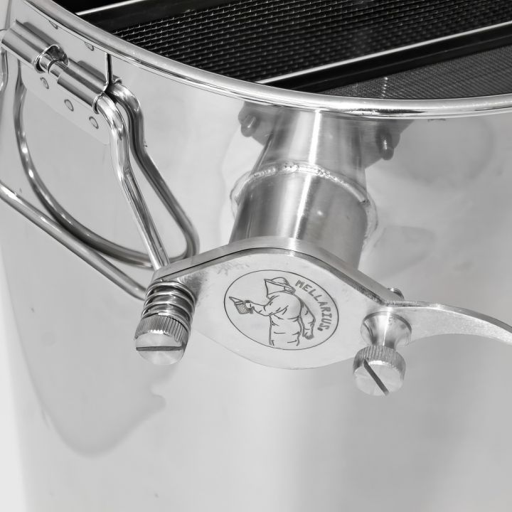 mellarius-nadoba-2-sita-15.jpg_1 Stáčecí a čeřící nádoba Mellarius MaxiLine 50 kg s 2 síty