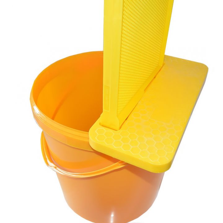 drzak-ramku-na-kbelik-01.jpg_product Držák rámků na kbelík