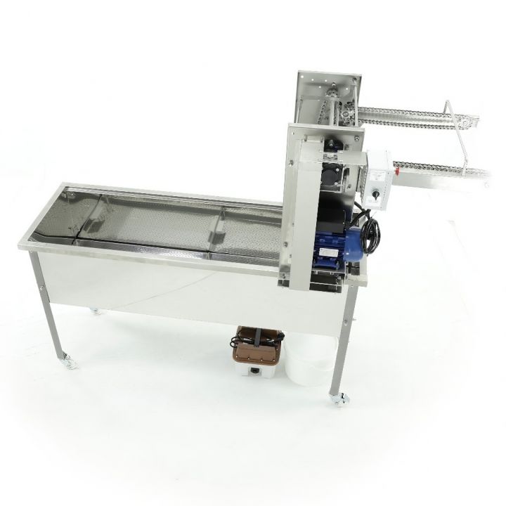 W2092_Wstol-do-odsklepiania-z-odsklepiarka-ze-slizgami-230v-z-wytwornica-pary-minima-line.jpg_product Stůl odvíčkovací s řetězovým podavačem 230V, s vyvíječem páry Lysoň MINIMA