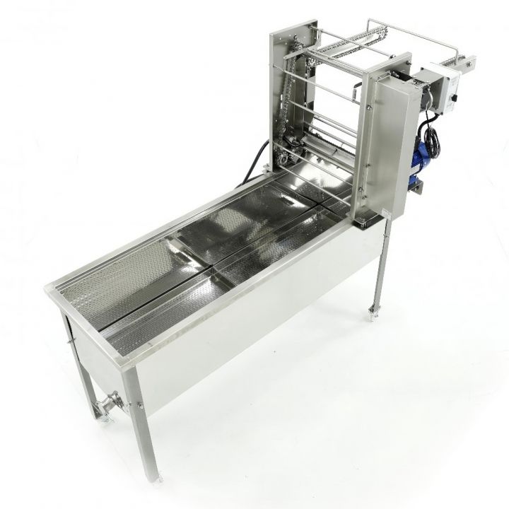 W2092_Wstol-do-odsklepiania-z-odsklepiarka-ze-slizgami-230v-z-wytwornica-pary-minima-line.jpg_product_product_product_product Stůl odvíčkovací s řetězovým podavačem 230V, s uzavřeným oběhem – MINIMA