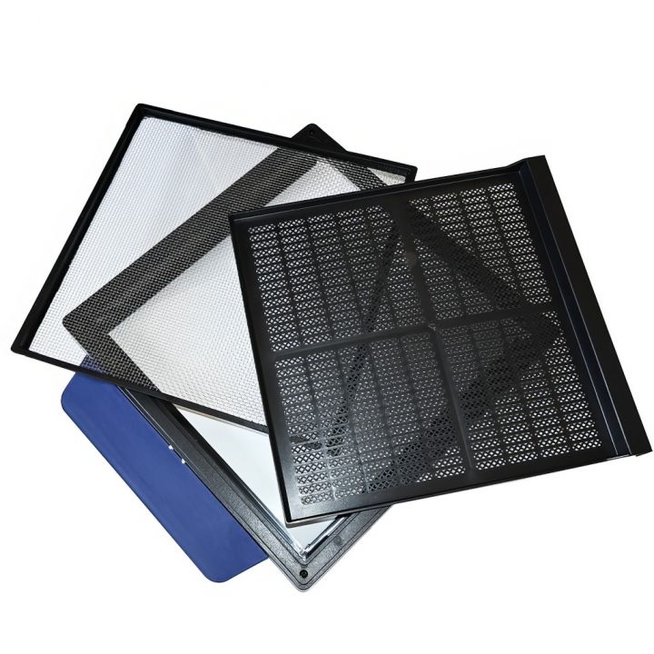 dno-da-plastove-39x24-01.jpg_product Plastové zasíťované dno - 39x24