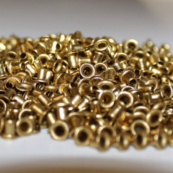 Zděře na výplet rámků 500 ks - mosazné