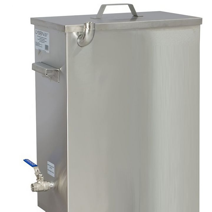 Zařízení na tavení vosku s vodní lázní a odizolovaným víkem Lysoň