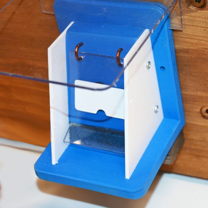 ochrana-klapka-05.jpg_1 Ochranná klapka ke čmelínům