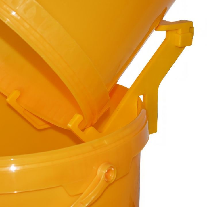 vylejvak-plast-04.jpg_1 Vylejvák - držák na přelévání nádob - plast