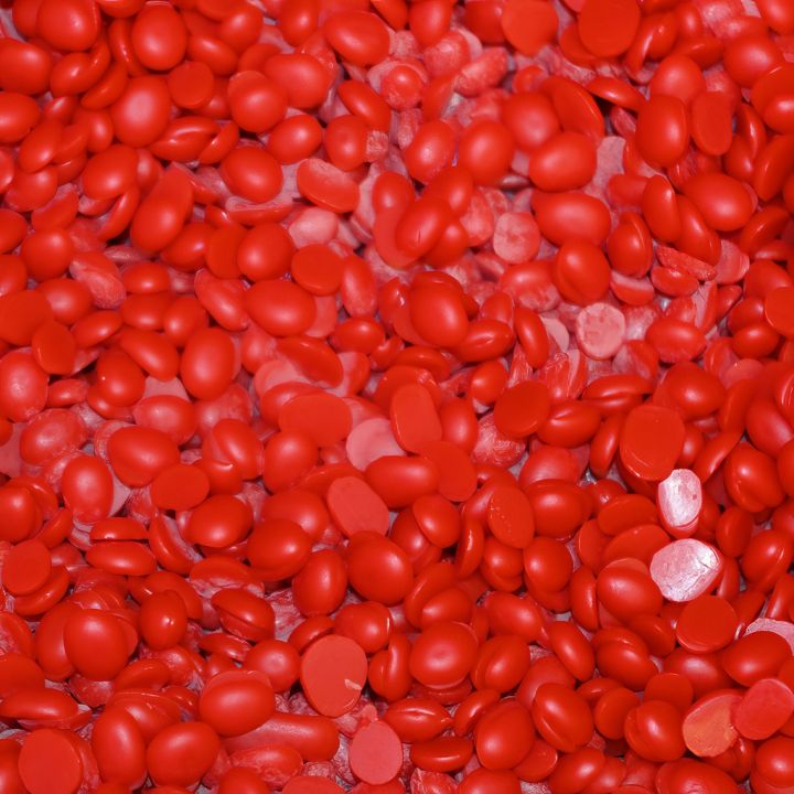 pelety-cervene-06.jpg_1 Včelí vosk - červené pelety - 500 g