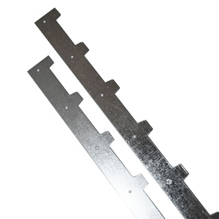 hrebeny-2022-04.jpg_1 Hřeben k vymez. rámků - pozink Langstroth - 373x26 - 1 ks