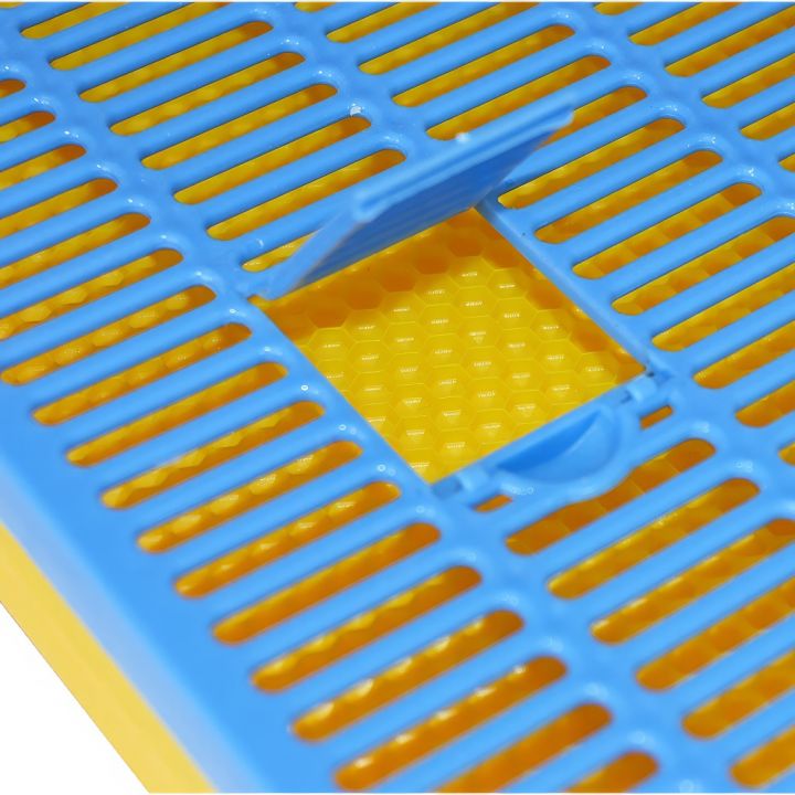 klicky-na-varroa-pok-04.jpg_1 Klícka - izolátor pro boj s varoázou 39x24