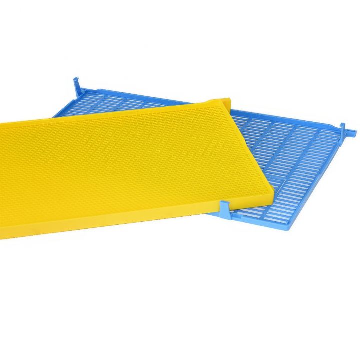 klicky-na-varroa-pok-lang23-05.jpg_1 Klícka - izolátor pro boj s varoázou Langstroth 2/3