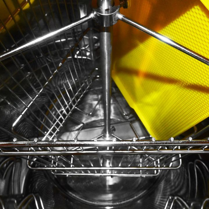 Medomet s nádobou Mellarius OptiLine 3 r. s 230V el. pohonem P40