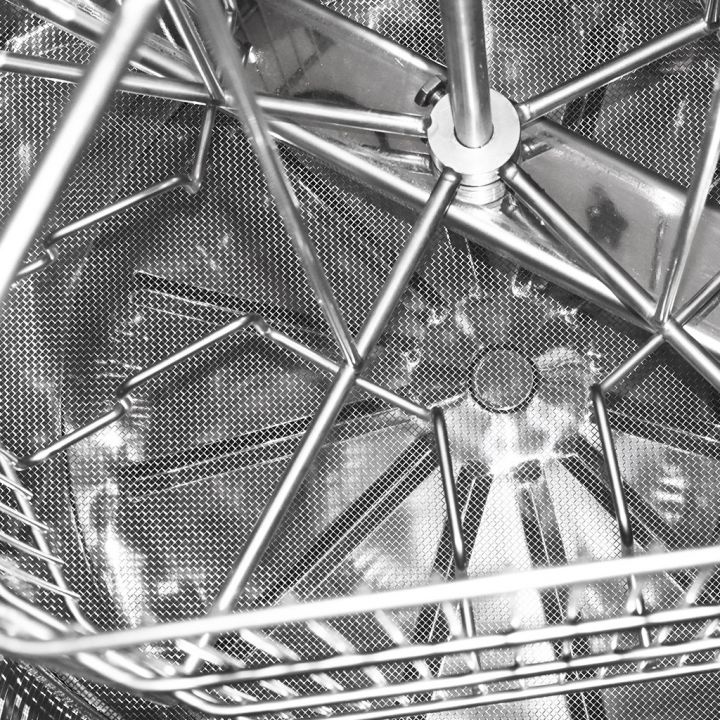 M129-medomet-s-nadobou-optiline-5-10r-elektricky-123.jpg_1 Medomet s nádobou Mellarius OptiLine 5/10 r. s 230V el. pohonem P52