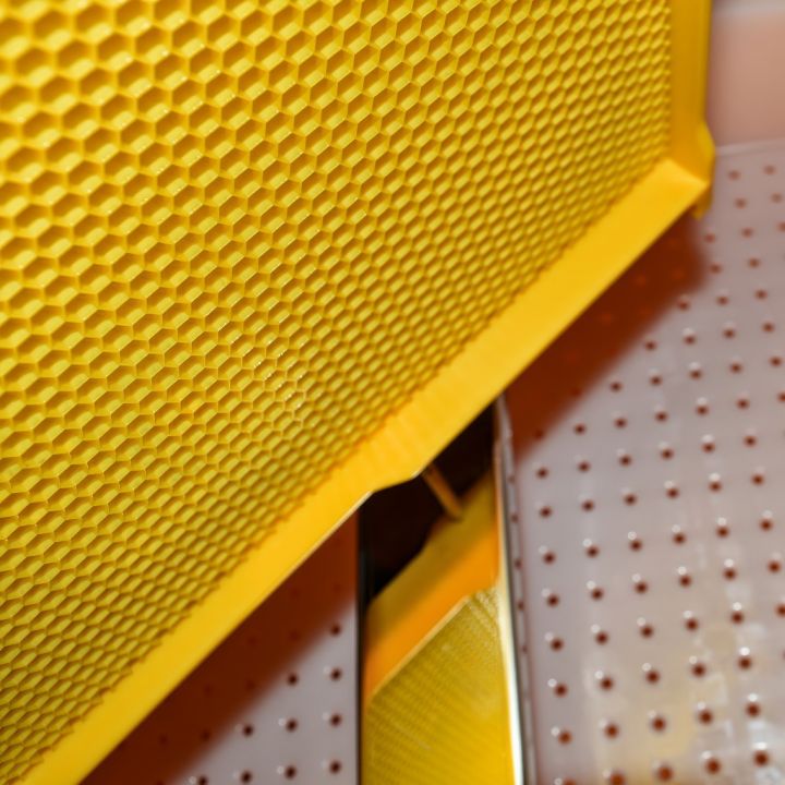 Talíř na odvíčkování s trnem Mellarius - plast vana - nerez