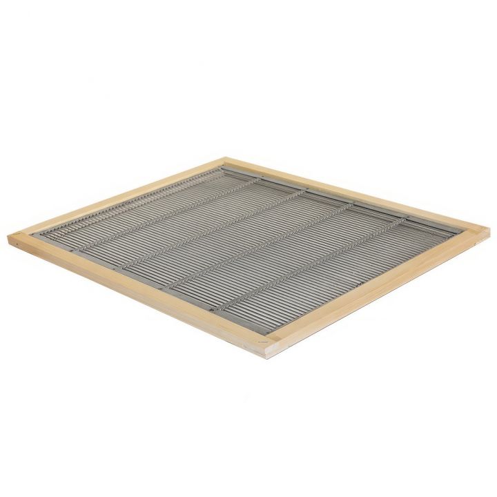 Kovová zábrana Zander a DNM 478 x 378 mm v dřevěném rámu - D