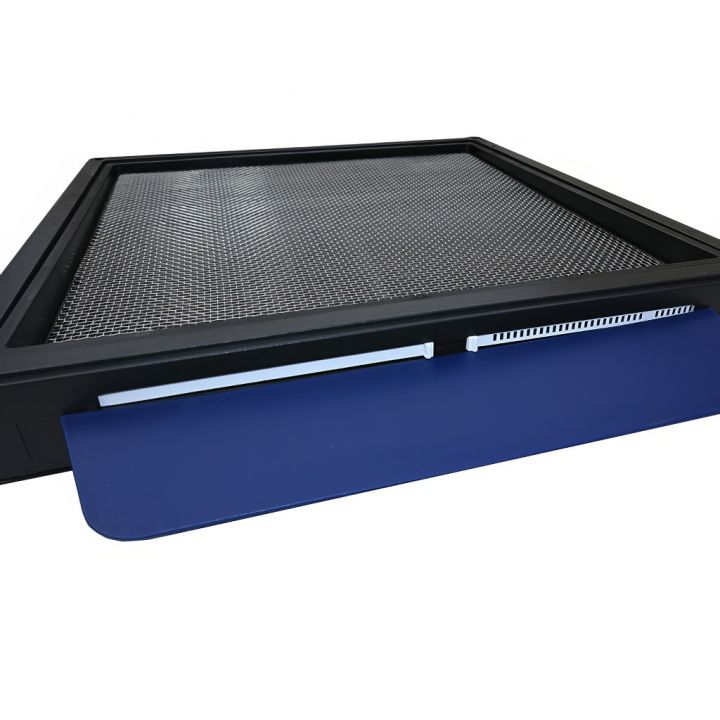 dno-da-plastove-39x24-01.jpg_product Plastové zasíťované dno - 39x24