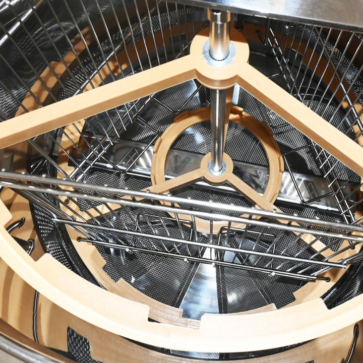 M140-medomet-s-nadobou-optiline-4r-s-motorem-123.jpg_1 Medomet s nádobou Mellarius OptiLine 3/9 r. ruční P52