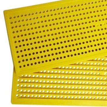 Pylochytová mřížka široká 408x148 mm, průměr otvoru 5,1 mm