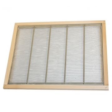 Kovová zábrana Zander a DNM 478 x 378 mm v dřevěném rámu - D